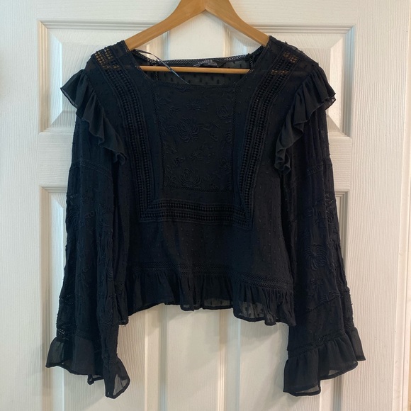 Zara Tops - Zara Black ruffle top
